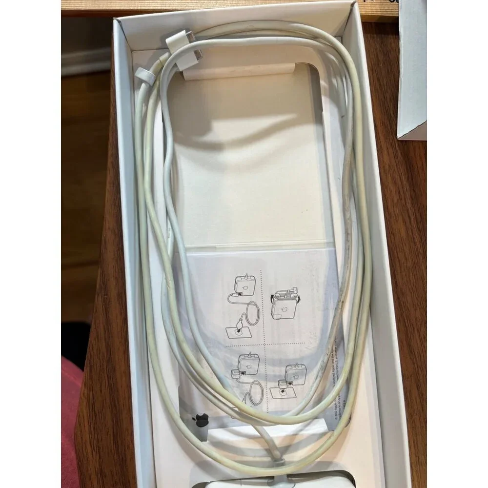 Apple MagSafe 2 85W Power Adapter (MD506LL/A) for MacBook Pro White Office Work